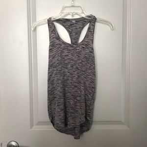 Black and white Lululemon top